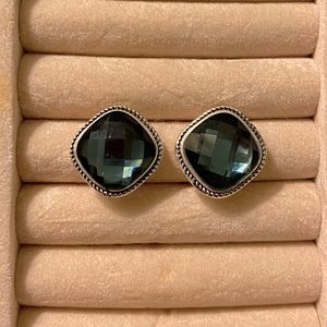 Pretty blue stud earrings